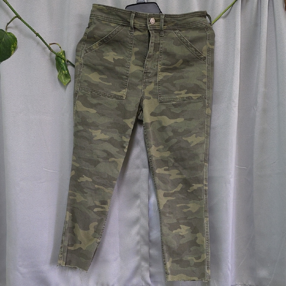 GAP Women's High Rise Camouflage Ankle Jeans